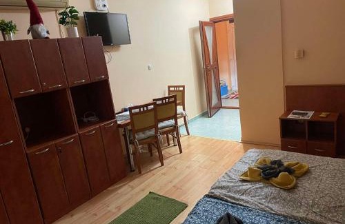 Gyula Apartment | Morningside01