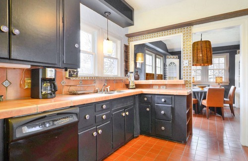 Barton Heights House | Moroccan-Inspired Retreat in SoLa -- Walk to Downtown Sleeps 6