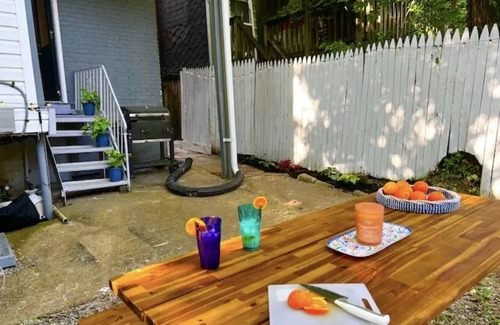 Wrenlane House | Moroccan Jungle. Parking|Yard|FirePit|Wine|HomeGym