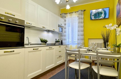 Castello Apartment | Morosina Canal View (500m from S.Mark's Square)