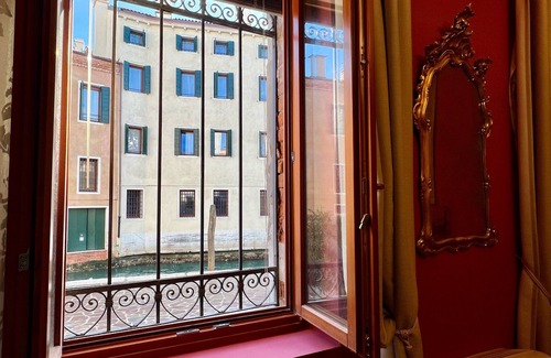Castello Apartment | Morosina Canal View (500m from S.Mark's Square)