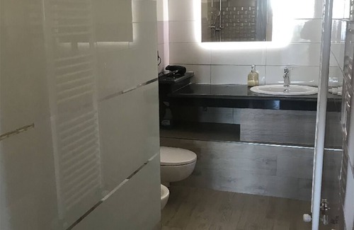 Rodello Bed & Breakfast | "Moscato" room in the Langhe hills, overlooking Alba