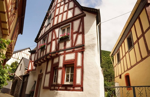 Zell House | Moselfrische - Fh with 2 bedrooms, shower/toilet, guest toilet, terrace, max. 4 P