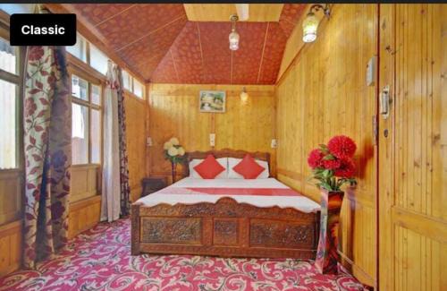 Brein Hotel | Mossess Retreat Group Of Houseboats