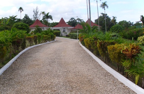 Runaway Bay Villa | Most Affordable Private Villa with pool In Runaway Bay