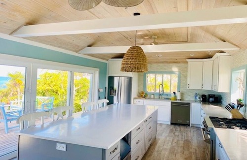 William's Town Villa | Most Luxurious Beachfront 6500 soft Estate w/pool, jacuzzi and Kayaks.