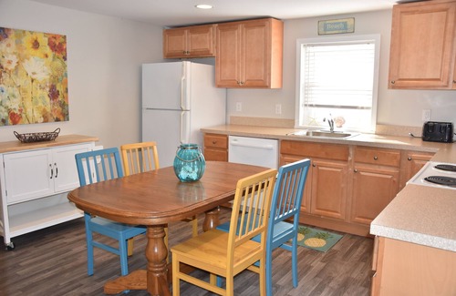 Sylvan Beach Cottage | MOST POPULAR SPOT ON SYLVAN BEACH! NEXT DOOR TO LAKE HOUSE CASINO
