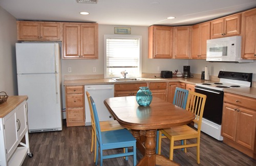 Sylvan Beach Cottage | MOST POPULAR SPOT ON SYLVAN BEACH! NEXT DOOR TO LAKE HOUSE CASINO