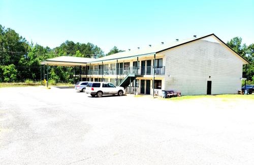 Calhoun Hotel | Motel 103