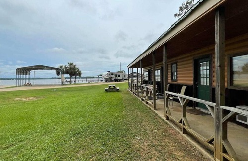 Negreet Villa | Motel 37 at Tranquility Bay Resort