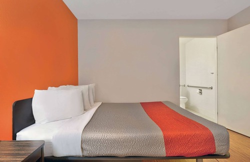 Alamogordo Hotel | Motel 6 Alamogordo, NM