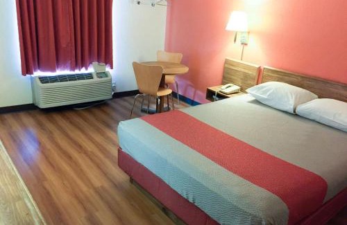Arkadelphia Hotel | Motel 6-Arkadelphia, AR