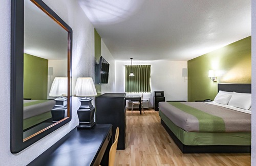 Augusta Hotel | Motel 6 Augusta, KS
