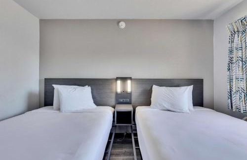 Parker Lane Hotel | Motel 6-Austin, TX - Airport - South