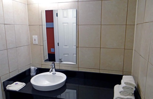 Downtown Baltimore Hotel | Motel 6 Baltimore, MD