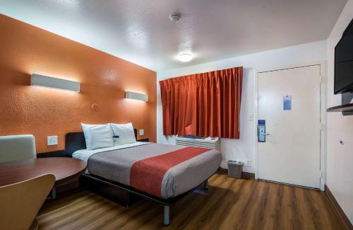Bessemer Hotel | Motel 6-Bessemer, AL - Birmingham