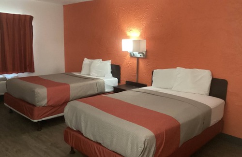 Bridgeview Hotel | Motel 6 Bridgeview, IL
