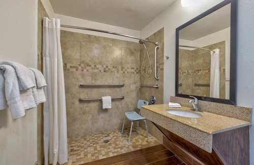 Bryan Hotel | Motel 6 Bryan, TX - College Station