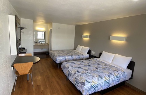 Bryan Hotel | Motel 6 Bryan, TX - College Station