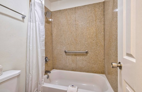 Bryan Hotel | Motel 6 Bryan, TX - College Station