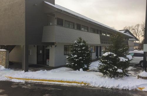 Burnsville Hotel | Motel 6-Burnsville, MN