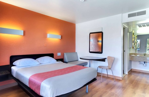 Capitol Heights Hotel | Motel 6 Capitol Heights, MD - Washington
