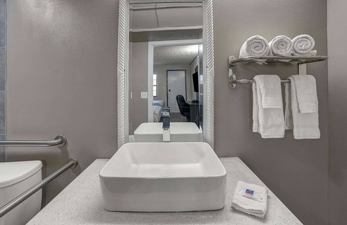 Carlisle Hotel | Motel 6 Carlisle, PA - Cumberland Valley