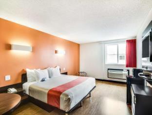 Harbor Hotel | Motel 6-Carson, CA