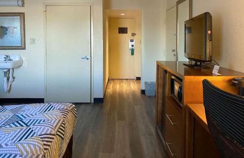 Catonsville Hotel | Motel 6 Catonsville MD Baltimore West