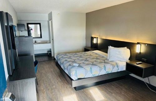 Cedar Rapids - Iowa City Hotel | Motel 6-Cedar Rapids, IA