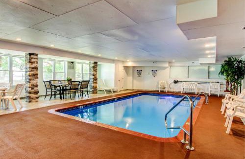 Columbia Hotel | Motel 6-Columbia, MO - East
