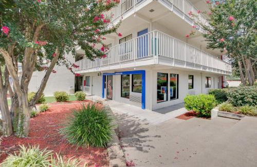 Columbus Hotel | Motel 6-Columbus, OH - West
