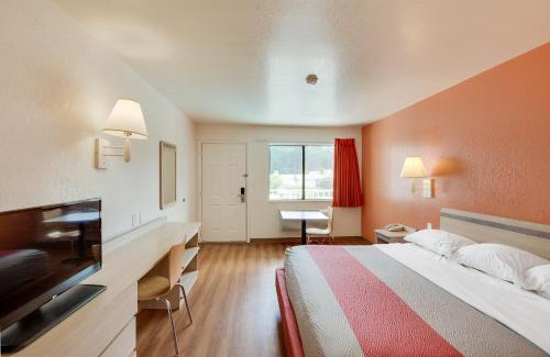 Columbus Hotel | Motel 6-Columbus, OH - West