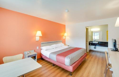 Columbus Hotel | Motel 6-Columbus, OH - West