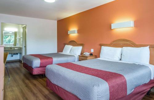 Concord Hotel | Motel 6-Concord, CA