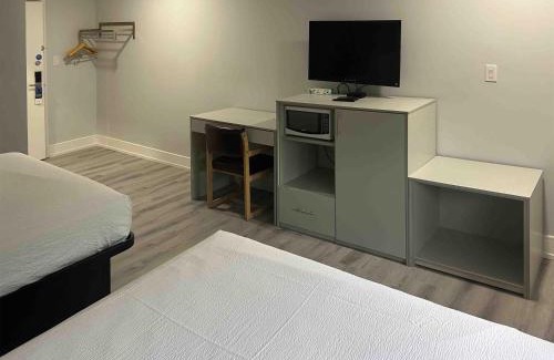 Cornwall Hotel | Motel 6 Cornwall, ON