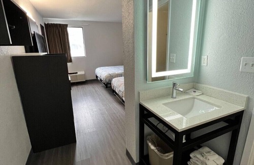 Council Bluffs Hotel | Motel 6 Council Bluffs, IA - Omaha East