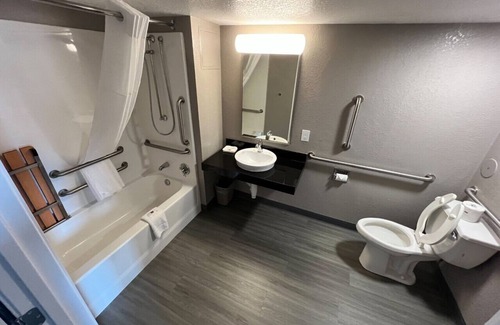 Council Bluffs Hotel | Motel 6 Council Bluffs, IA - Omaha East