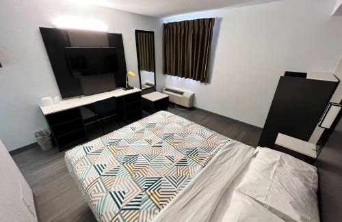 Council Bluffs Hotel | Motel 6-Council Bluffs, IA - Omaha East