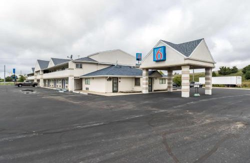 Crawfordsville Hotel | Motel 6-Crawfordsville, IN