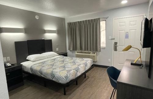 Denton Hotel | Motel 6 Denton, TX - UNT