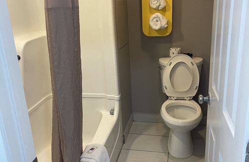 Denton Hotel | Motel 6 Denton, TX - UNT