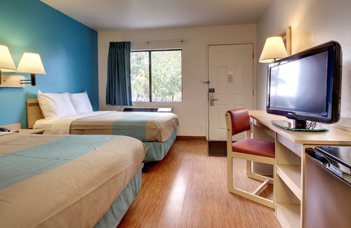 Berwick Hotel | Motel 6 Des Moines, IA - North