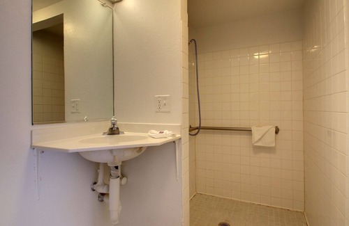 Berwick Hotel | Motel 6 Des Moines, IA - North