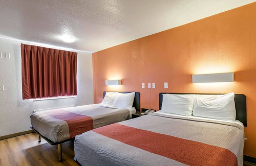Dothan Hotel | Motel 6 Dothan, AL