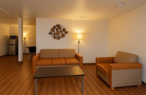 Duluth Hotel | Motel 6 Duluth, MN