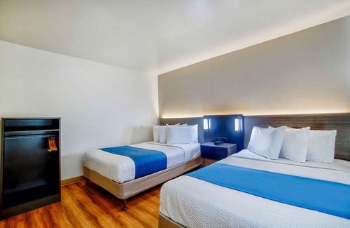 Duluth Hotel | Motel 6 Duluth, MN