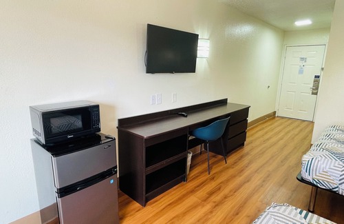 Duncanville Hotel | Motel 6 Duncanville, TX - Dallas