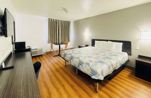 Duncanville Hotel | Motel 6 Duncanville, TX - Dallas