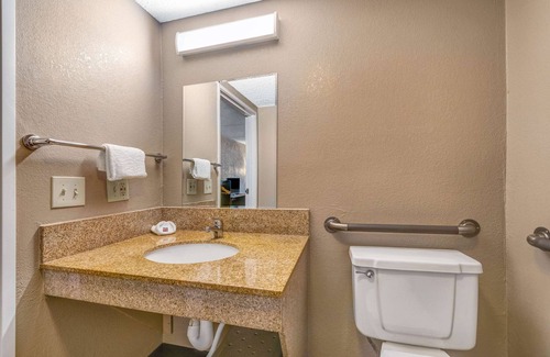 Elk Grove Village Hotel | Motel 6 Elk Grove Village, IL - O'Hare